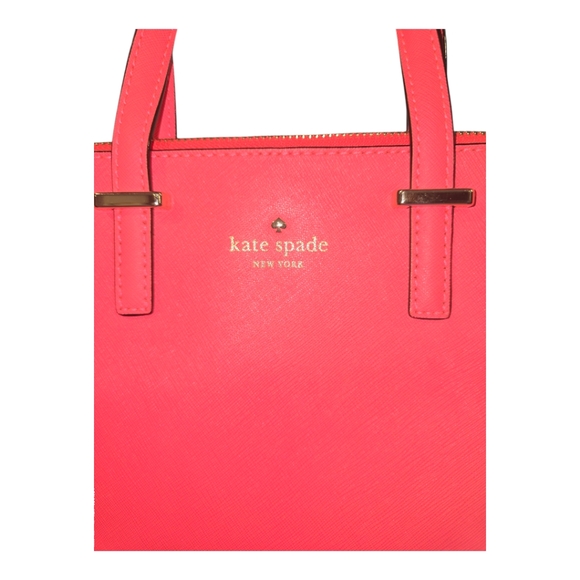 KATE SPADE CORAL MINI TOTE/CROSSBODY NEW WITH BOOKLET, MISSING TAG never used - Picture 5 of 11
